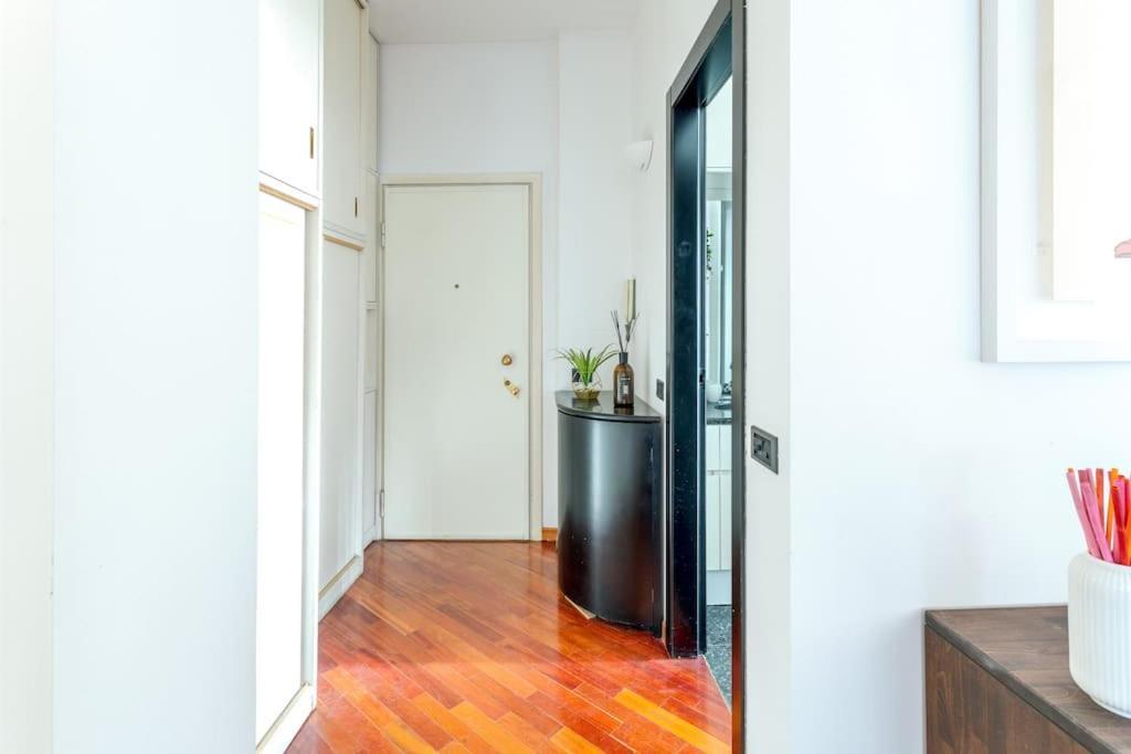 Apartamento Duomo 10 Min Luxury • Terrazzo • Wi-Fi • Netflix Milán Exterior foto