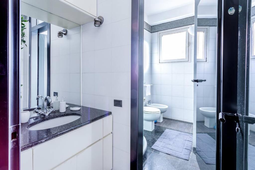 Apartamento Duomo 10 Min Luxury • Terrazzo • Wi-Fi • Netflix Milán Exterior foto